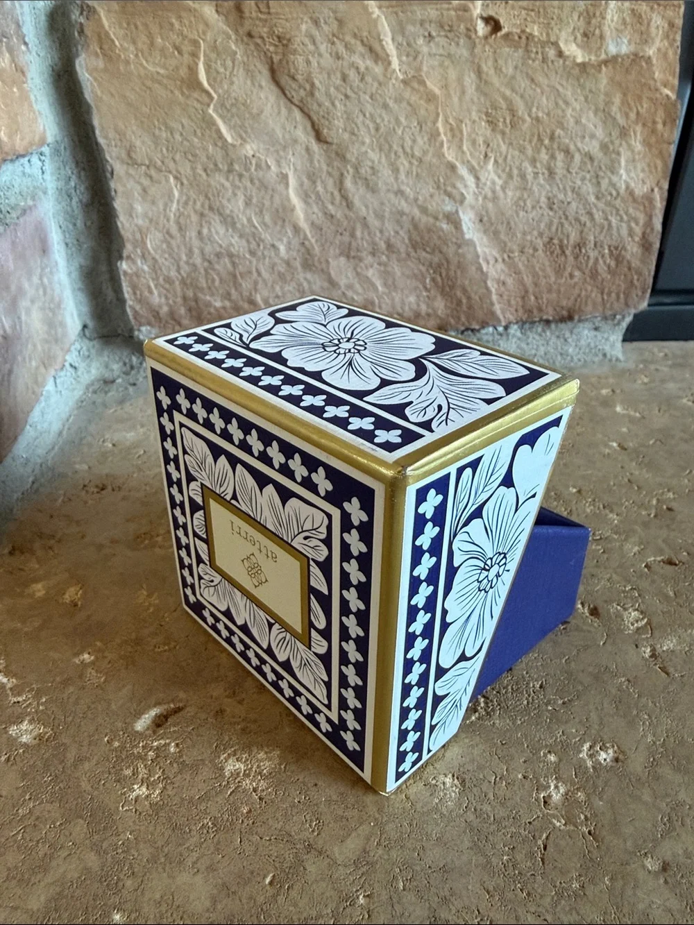 Atterri hammered gold